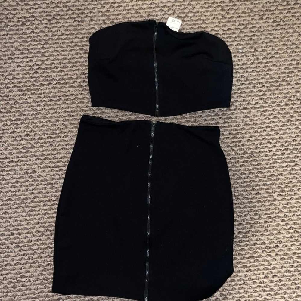 NEW WITH TAGS Two piece black zipper strapless skirt set